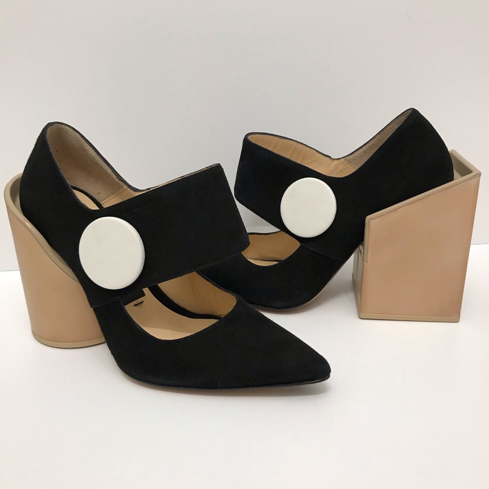 JACQUEMUS || Large Button Pumps